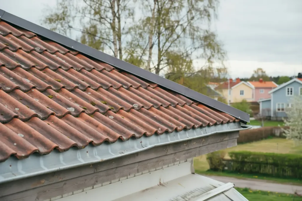 vindskivor och nockbeslag i pl t s skyddar du takets mest utsatta detaljer